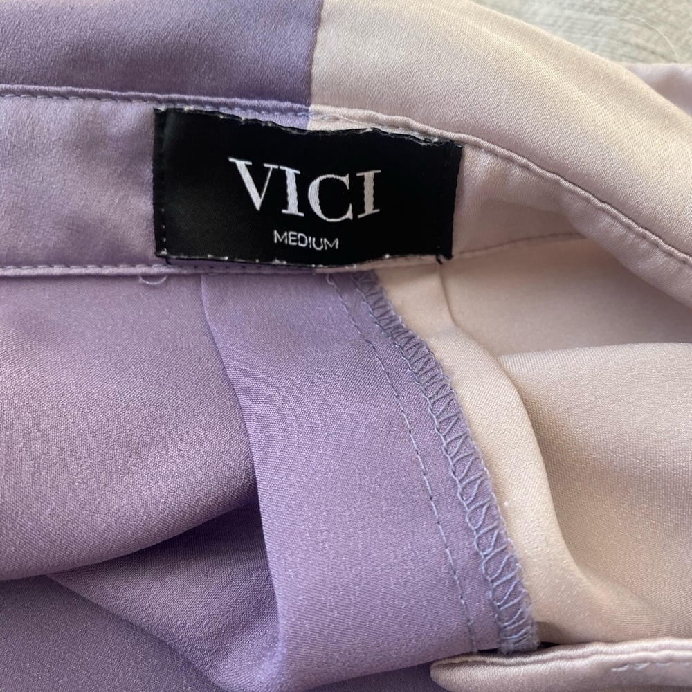 Two toned button down - Picture 2 of 3
